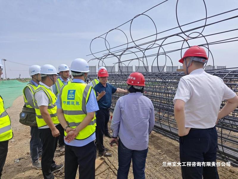 高军锋陪同巡视检查津潍高铁项目-2-1.jpg
