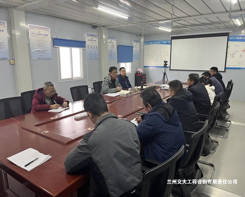 公司领导赴西成项目慰问指导工作2-1.jpg